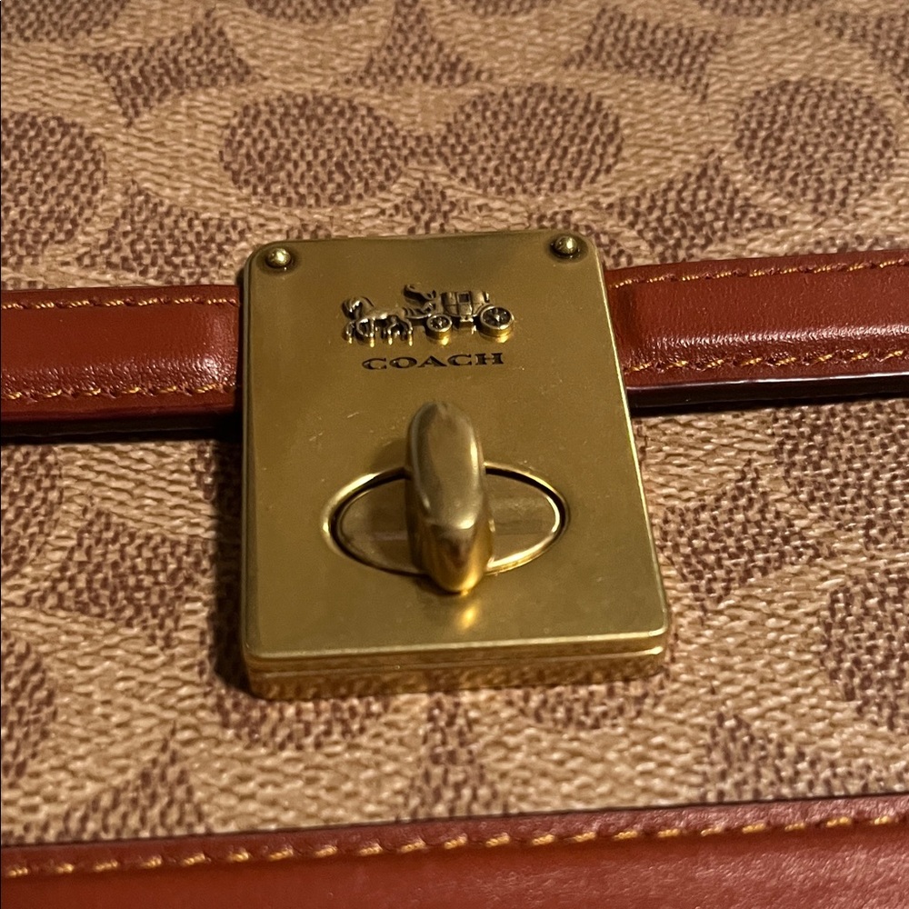 Coach Hutton Brown and Tan shoulder bag - Picture 16 of 16